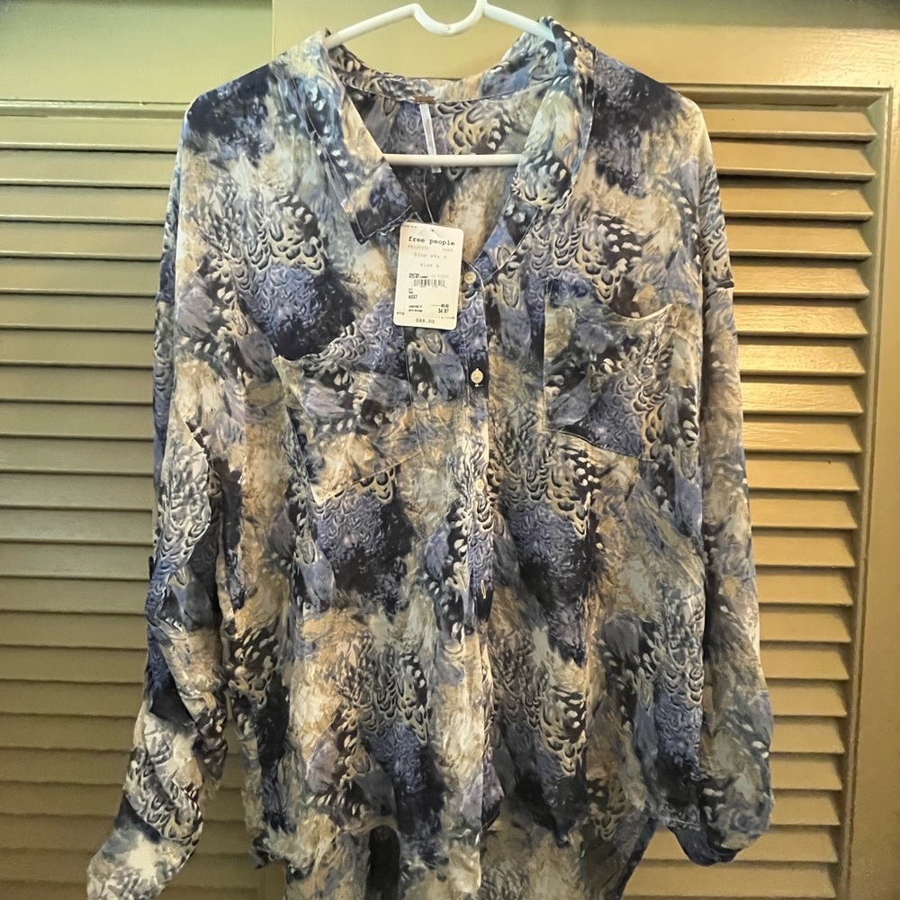 Free People Blue and White Button Down Shirt NWT Size L